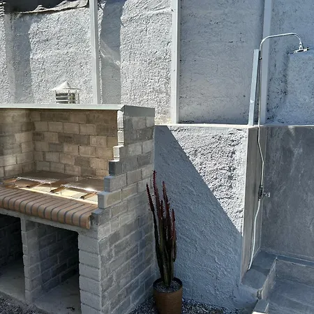 Beyond The Bridge Case de vacanță