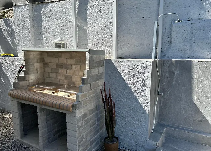 Beyond The Bridge Case de vacanță