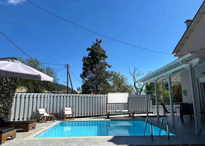 Beyond The Bridge Case de vacanță