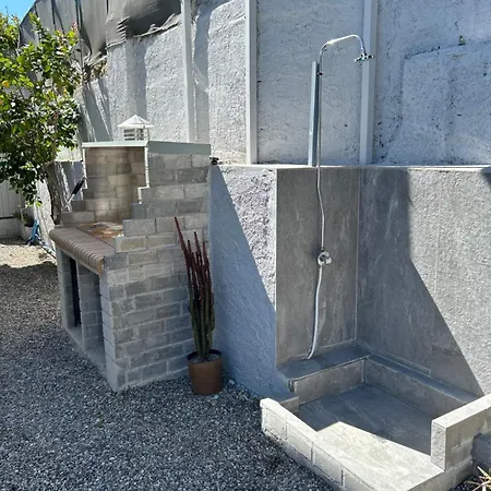 別荘 Beyond The Bridge