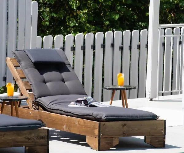 Nyaraló Beyond The Bridge Szívrosz